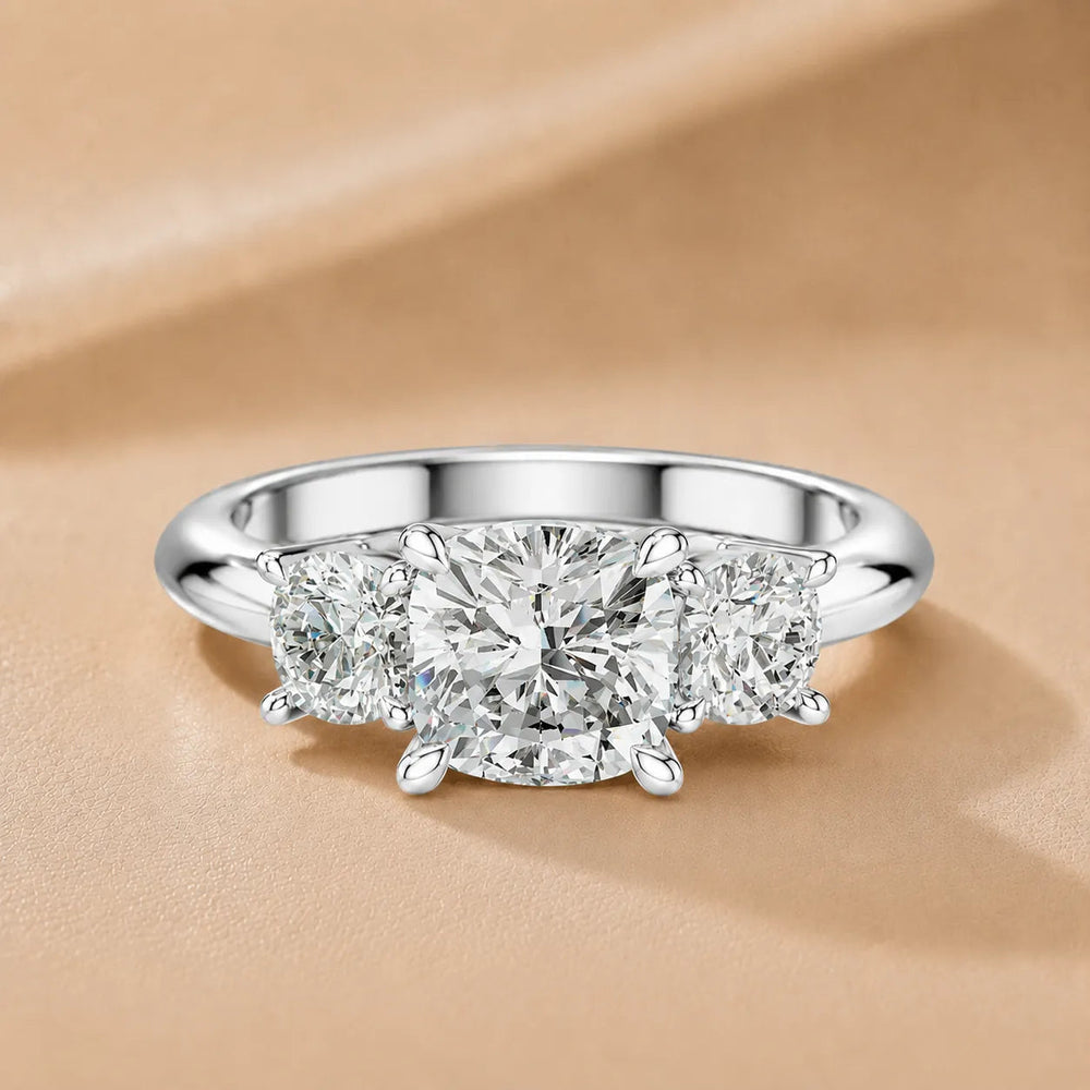 Crown Three-Stone With Cut Diamond – Round (925 Sterling Silver)