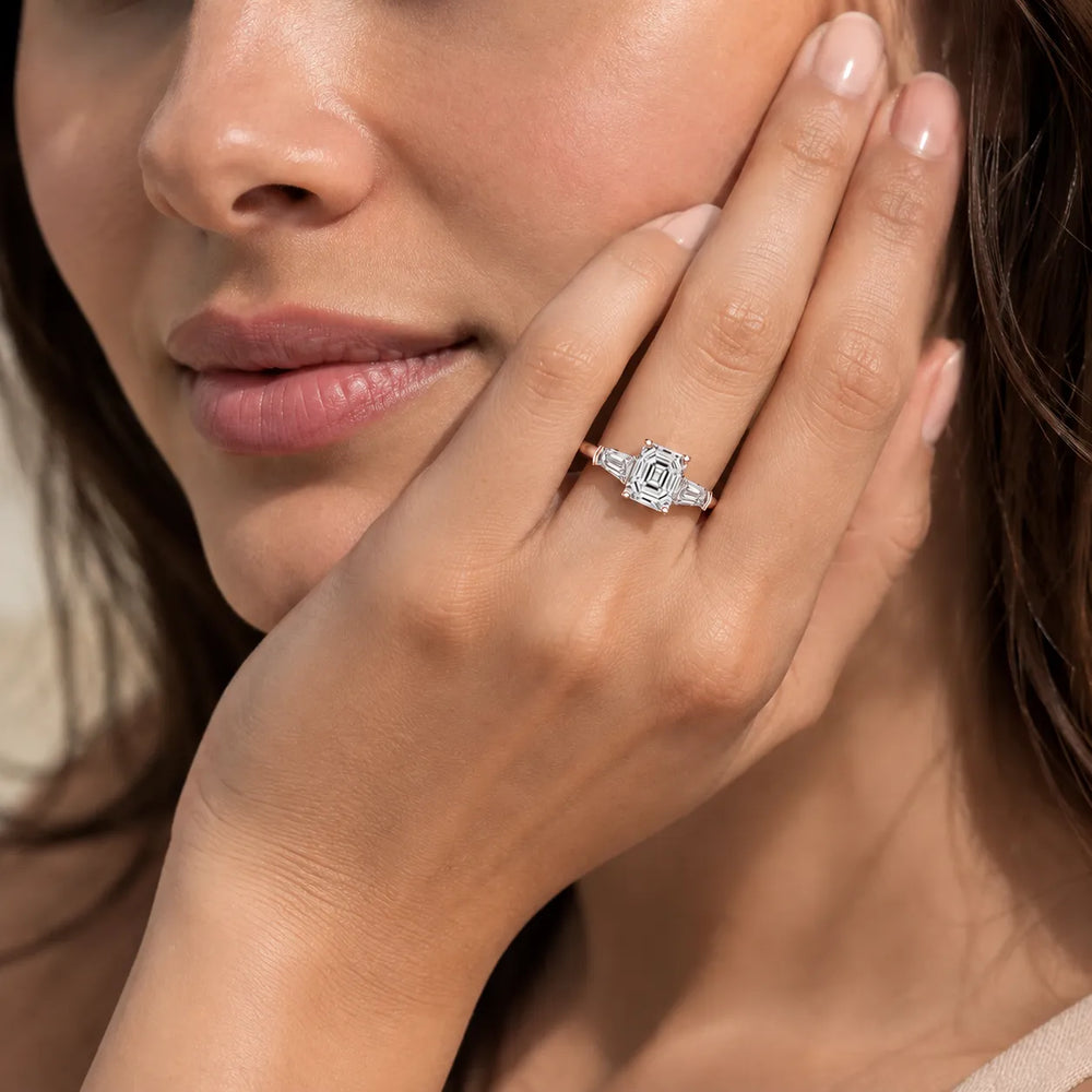 Emerald Elegance Ring with Customize baguette