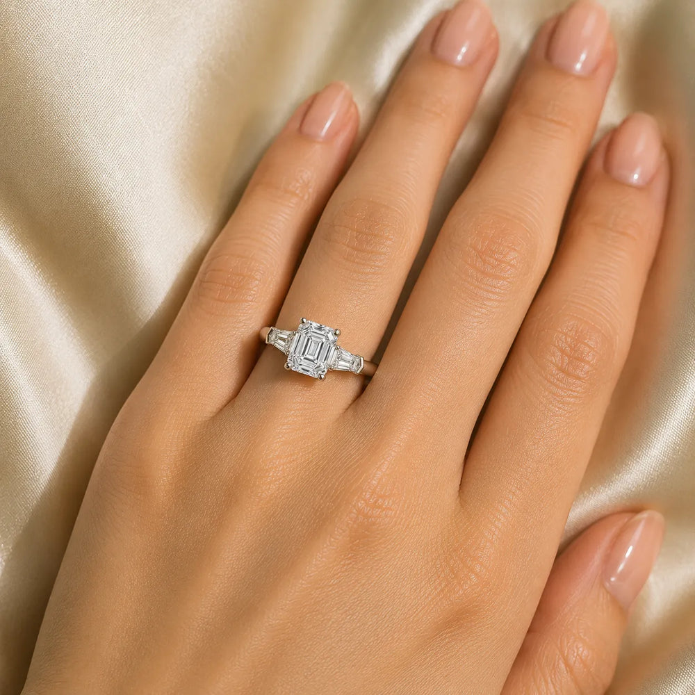 Emerald Elegance Ring with Customize baguette