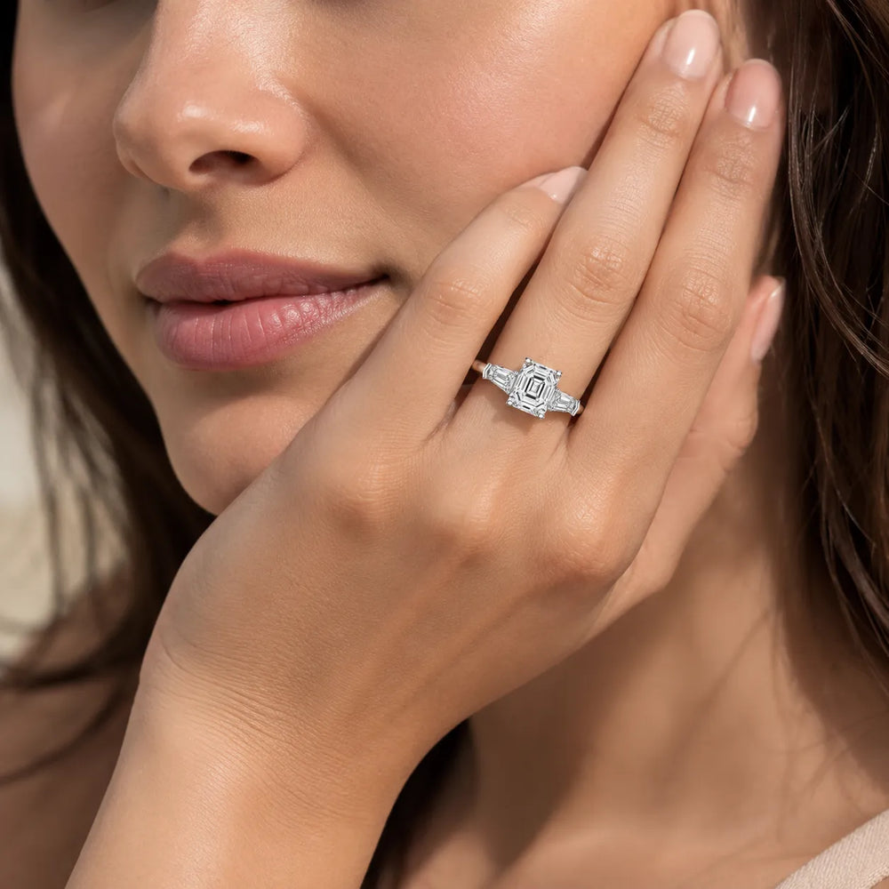 Emerald Elegance Ring with Customize baguette