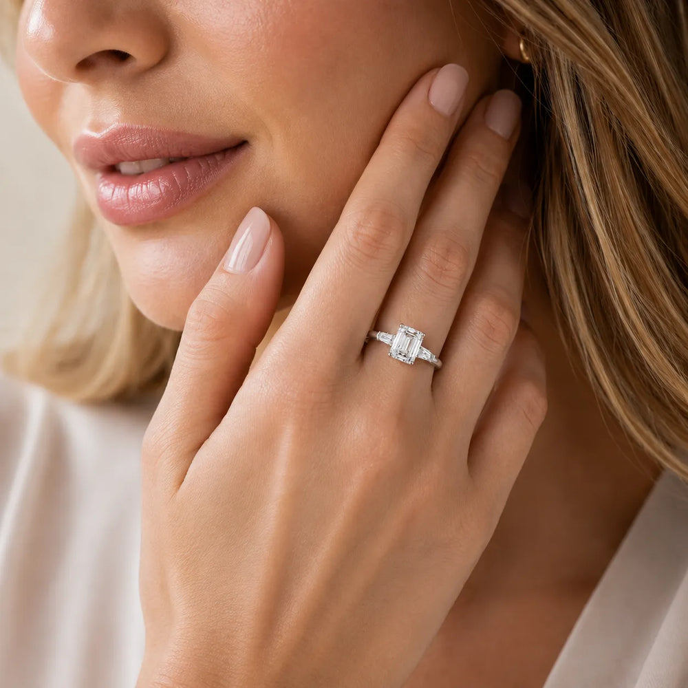 Emerald Elegance Ring with Customize baguette