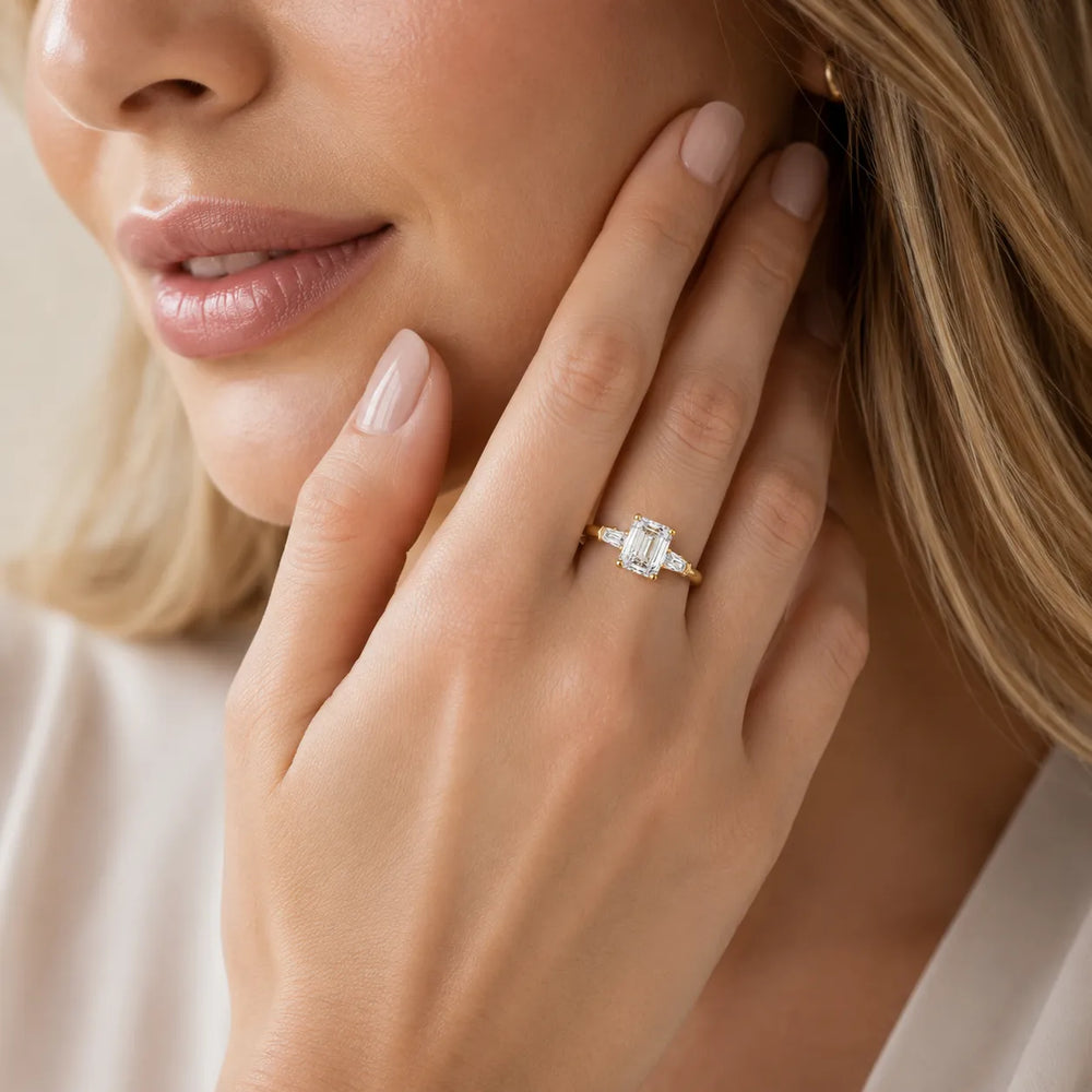 Emerald Elegance Ring with Customize baguette