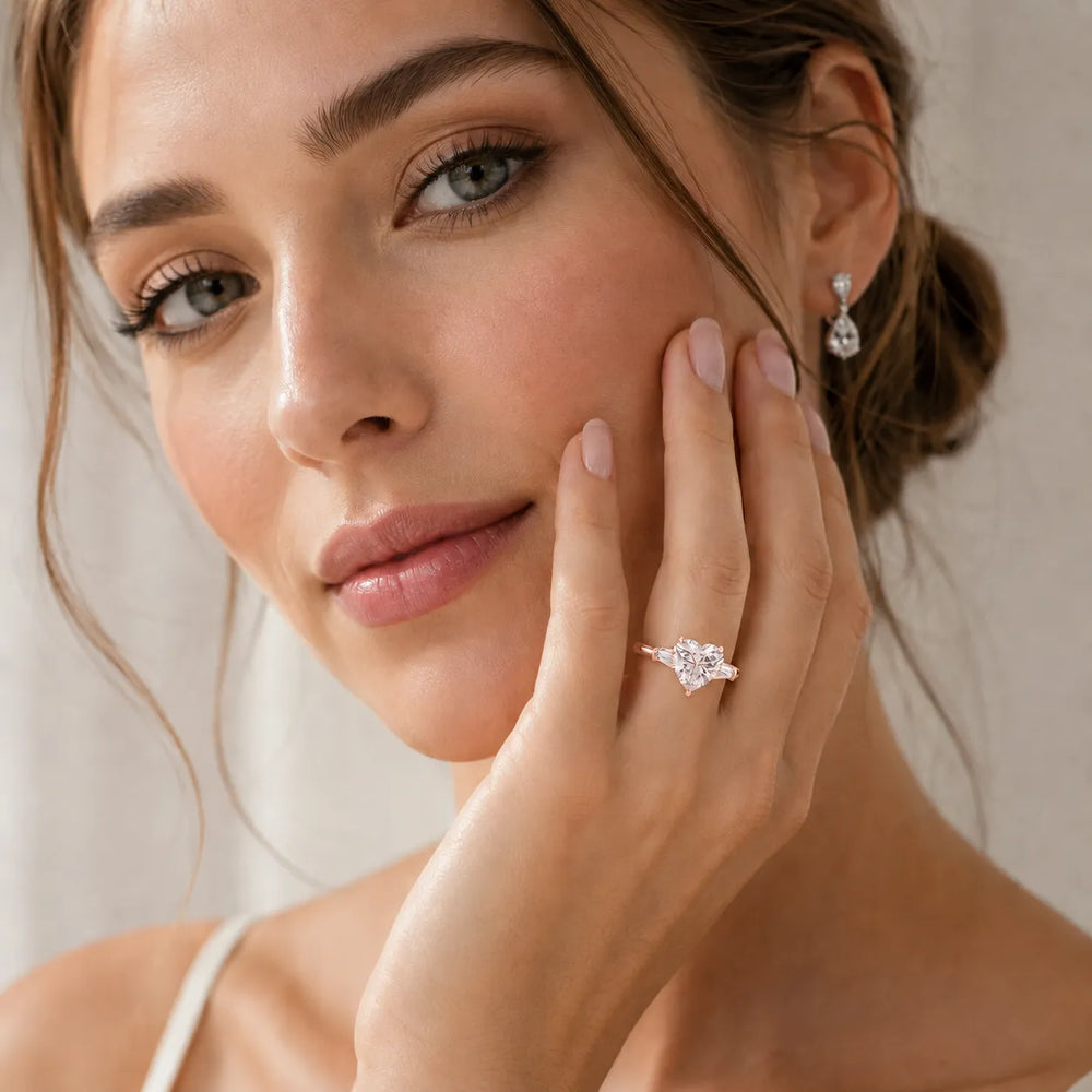 Emerald Elegance Ring with Customize baguette