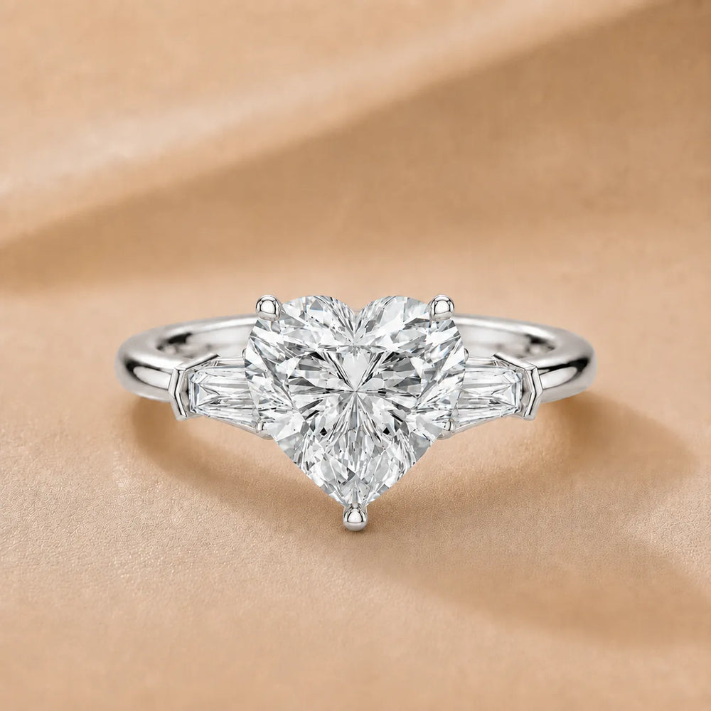 Emerald Elegance Ring with Customize baguette