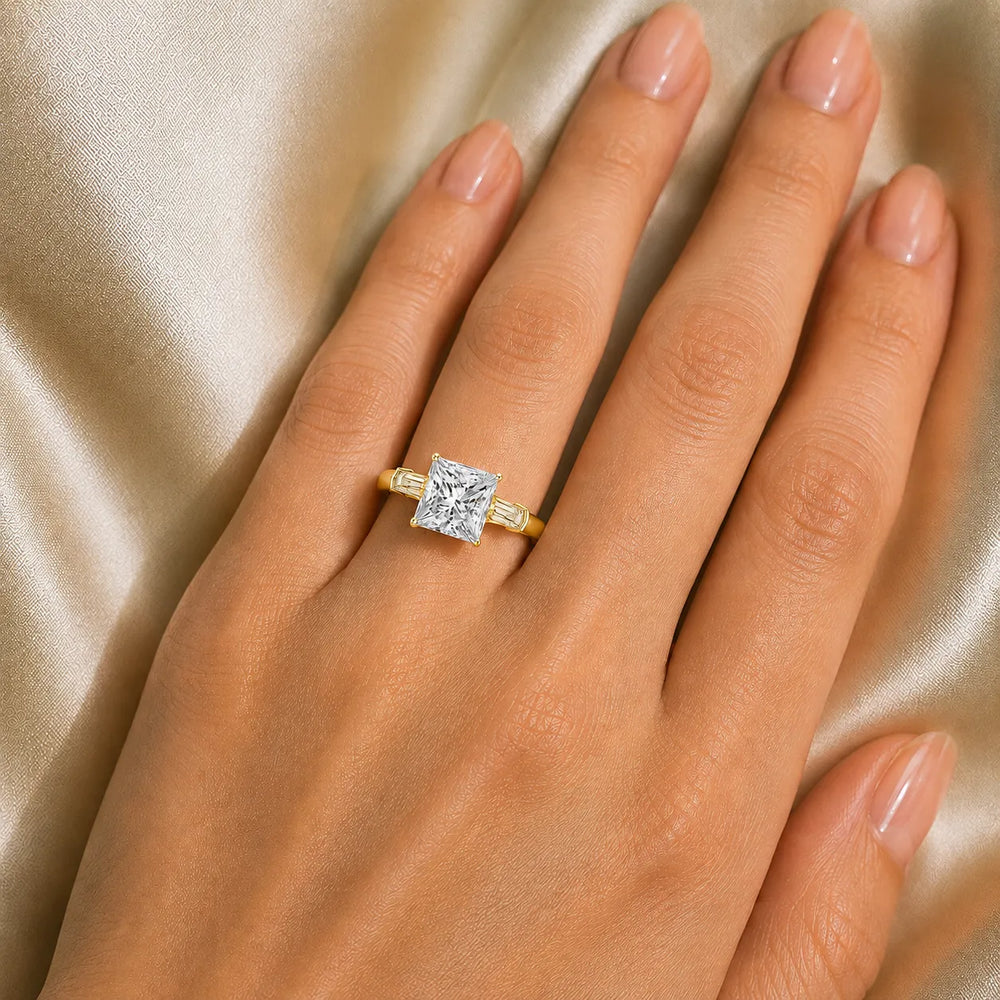 Emerald Elegance Ring with Customize baguette
