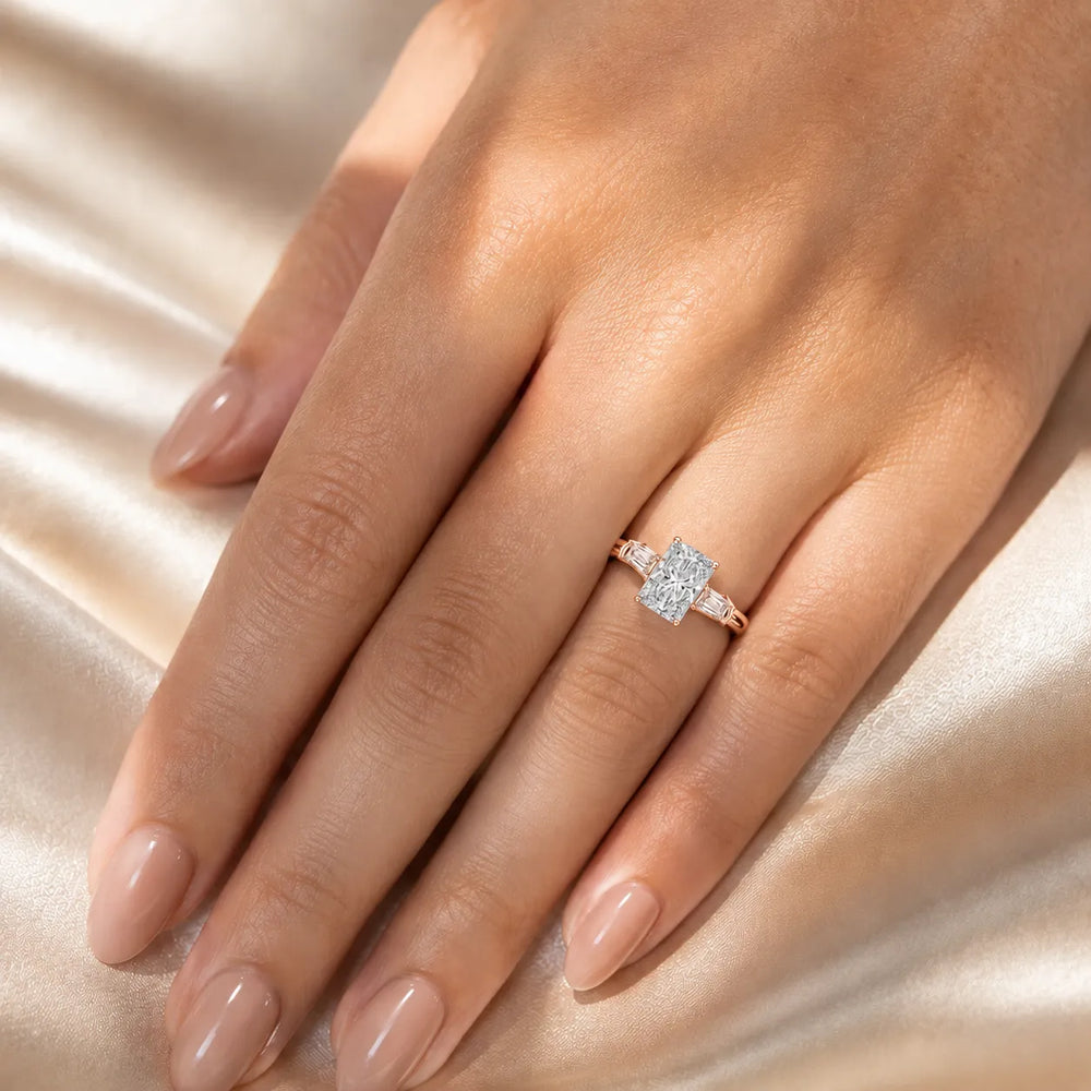 Emerald Elegance Ring with Customize baguette