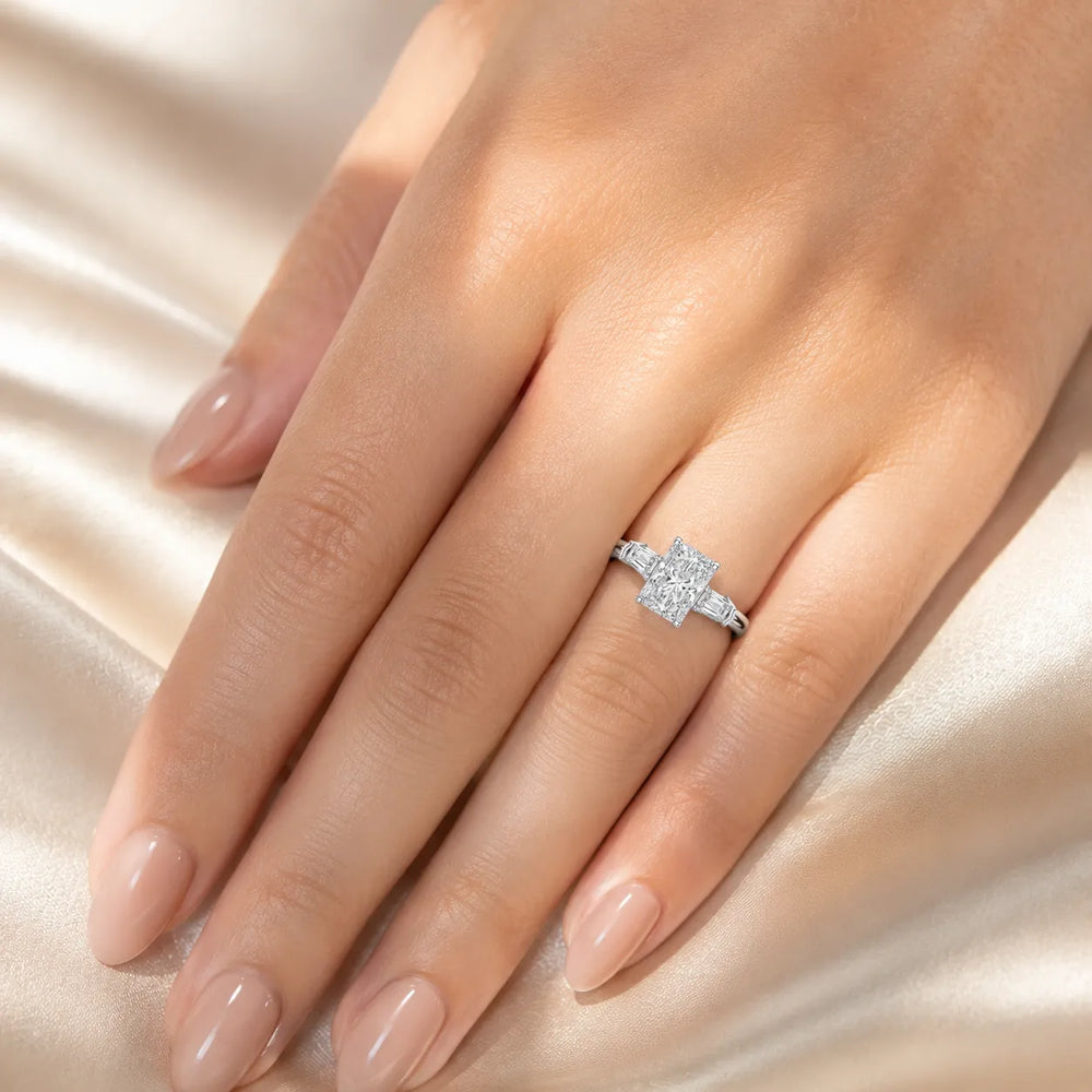 Emerald Elegance Ring with Customize baguette