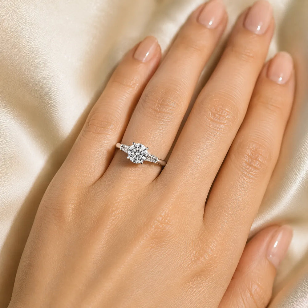 Emerald Elegance Ring with Customize baguette