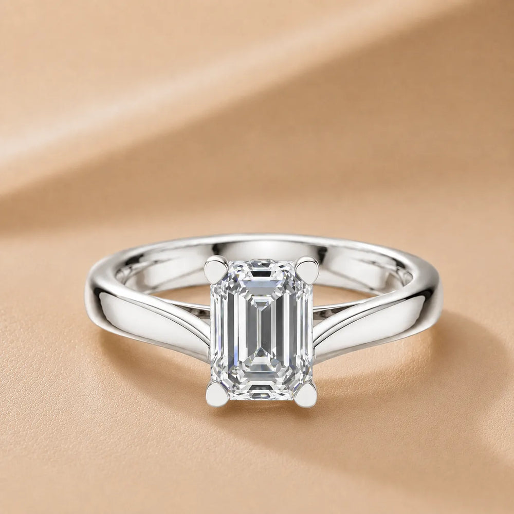 Elegant Solitaire Ring with Classic Four-Prong Setting