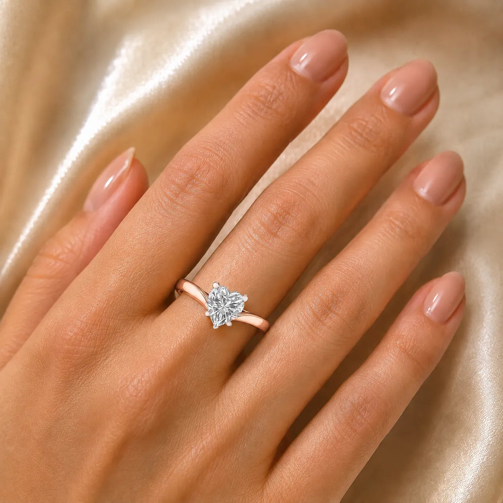 Elegant Solitaire Ring with Classic Four-Prong Setting