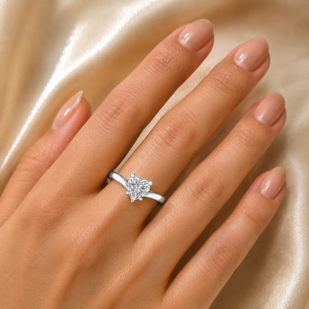 Elegant Solitaire Ring with Classic Four-Prong Setting