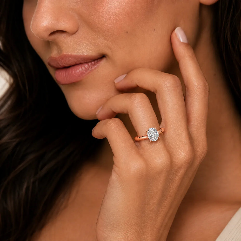 Elegant Solitaire Ring with Classic Four-Prong Setting