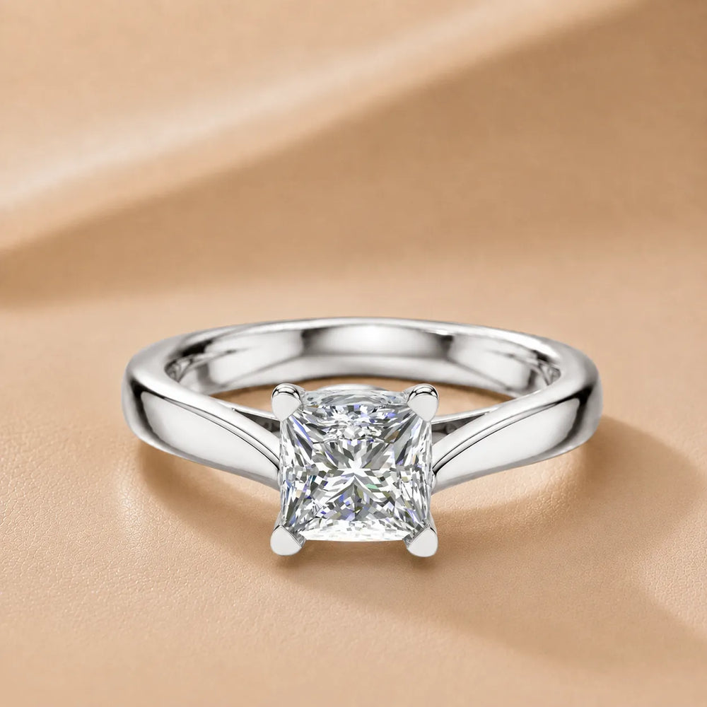 Elegant Solitaire Ring with Classic Four-Prong Setting