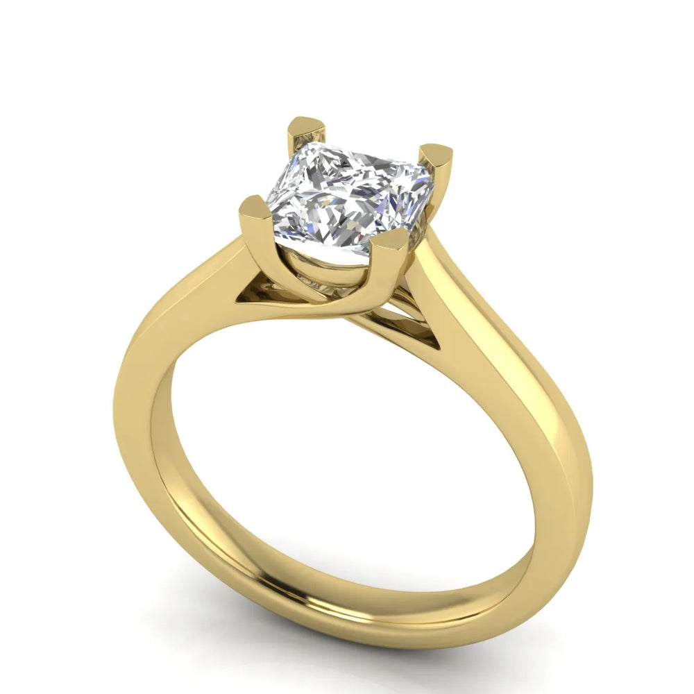 Elegant Solitaire Ring with Classic Four-Prong Setting