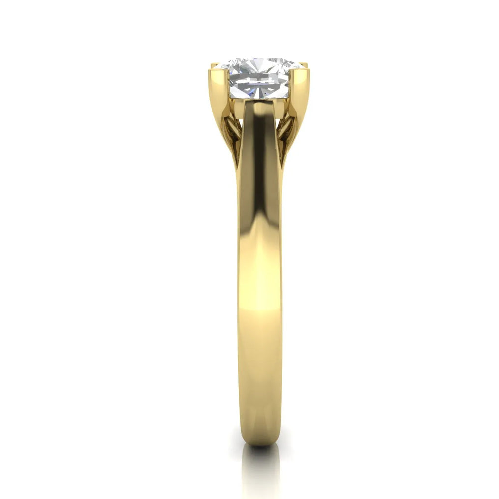 Elegant Solitaire Ring with Classic Four-Prong Setting