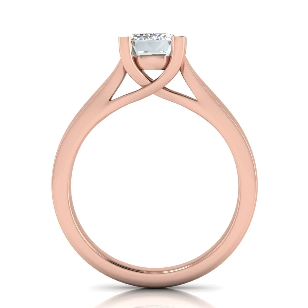 Elegant Solitaire Ring with Classic Four-Prong Setting