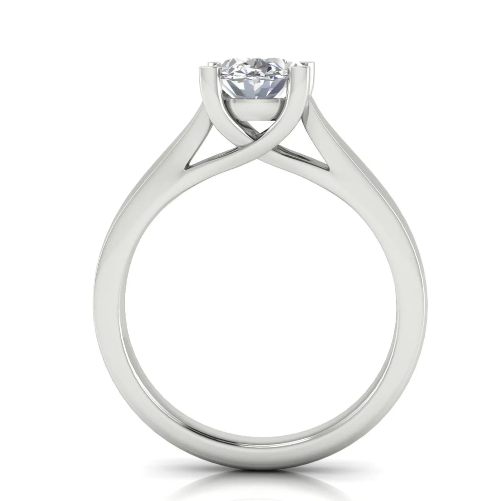Elegant Solitaire Ring with Classic Four-Prong Setting