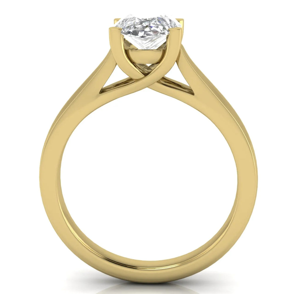 Elegant Solitaire Ring with Classic Four-Prong Setting