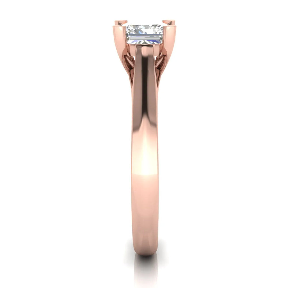 Elegant Solitaire Ring with Classic Four-Prong Setting