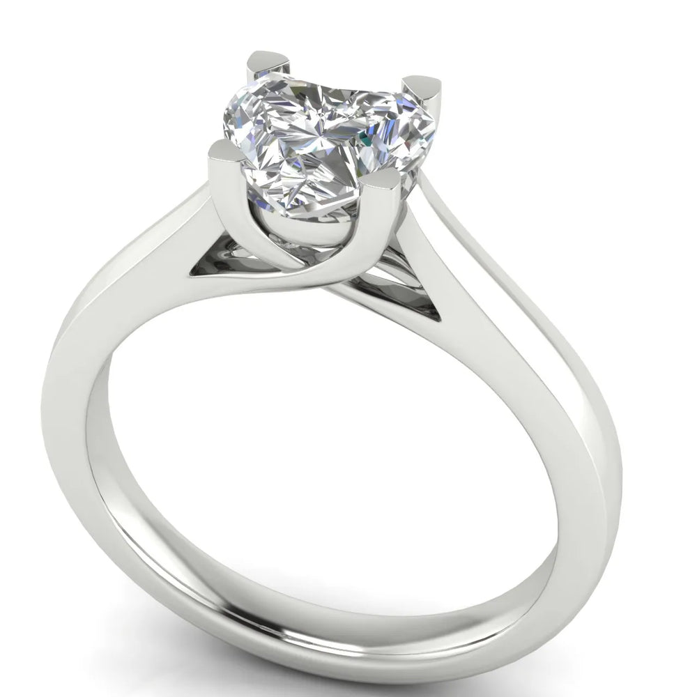 Elegant Solitaire Ring with Classic Four-Prong Setting