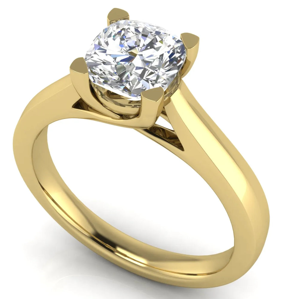 Elegant Solitaire Ring with Classic Four-Prong Setting