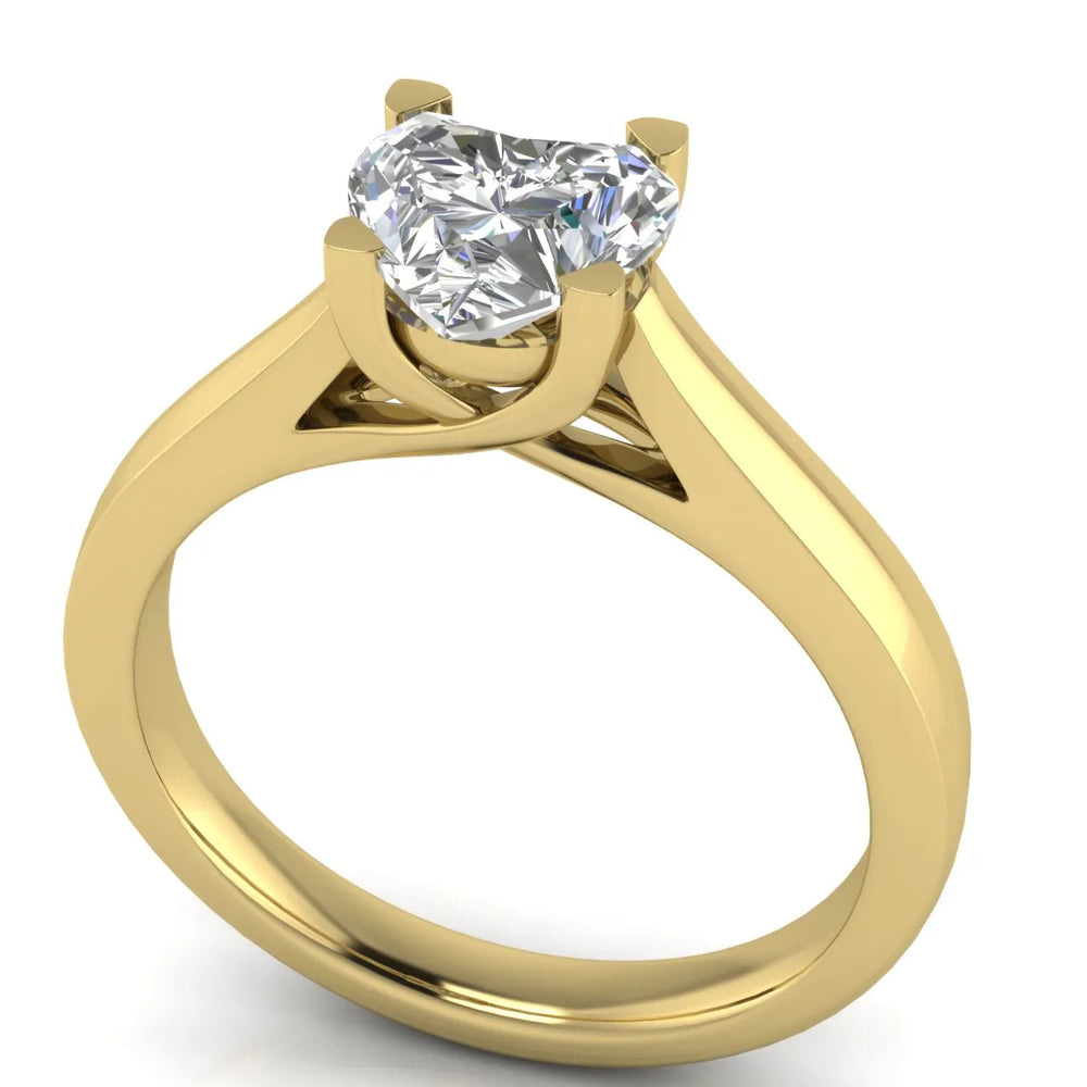 Elegant Solitaire Ring with Classic Four-Prong Setting