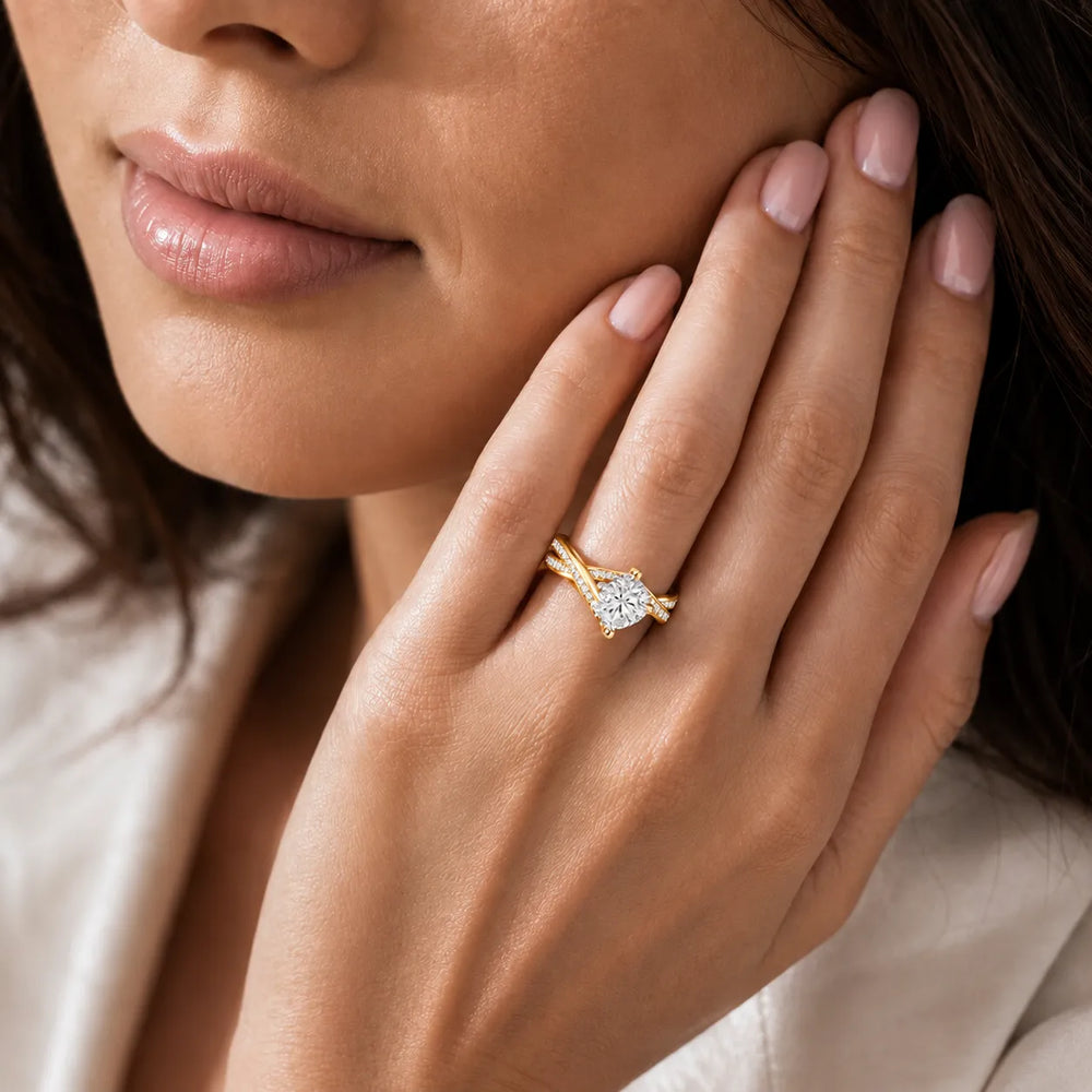 Eternal Embrace Solitaire Ring With Round Diamond