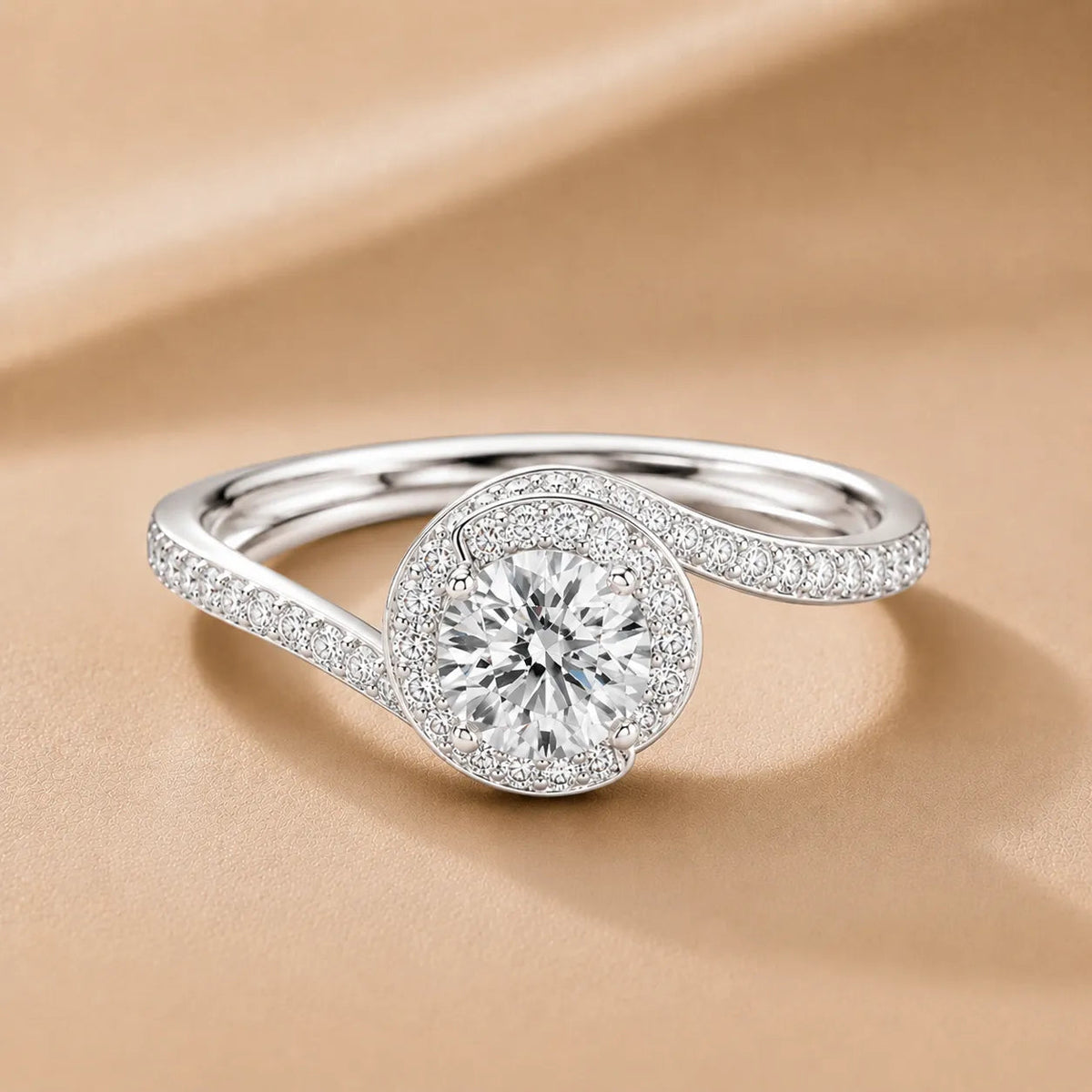 Eternal Halo Twisted Ring – Round (925 Sterling Silver)