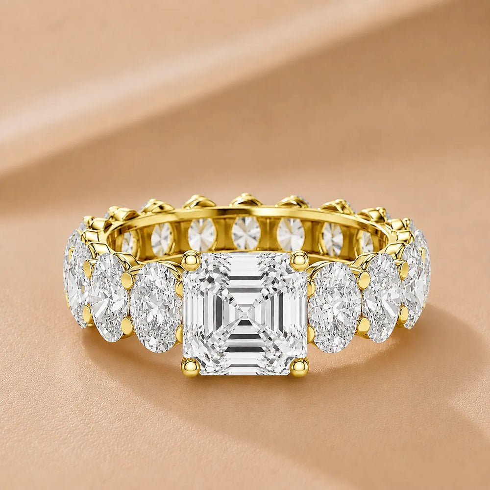 The Everlasting Grace Ring with Oval Diamond