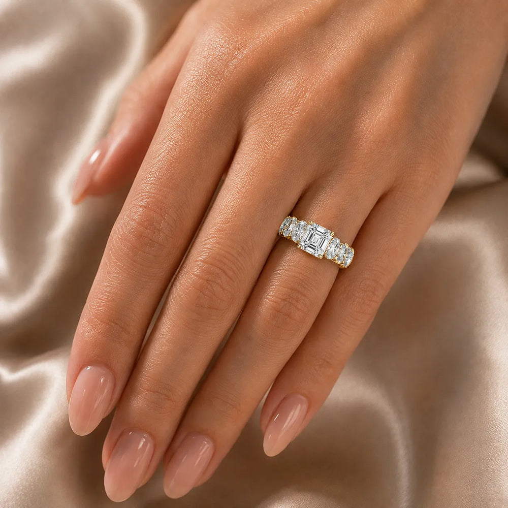 The Everlasting Grace Ring with Oval Diamond