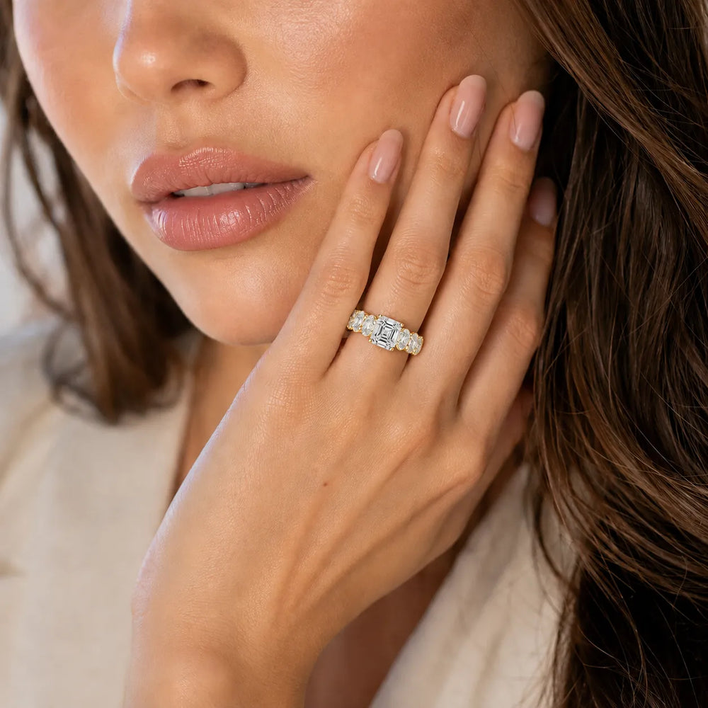 The Everlasting Grace Ring with Oval Diamond