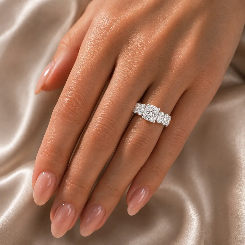 The Everlasting Grace Ring with Oval Diamond