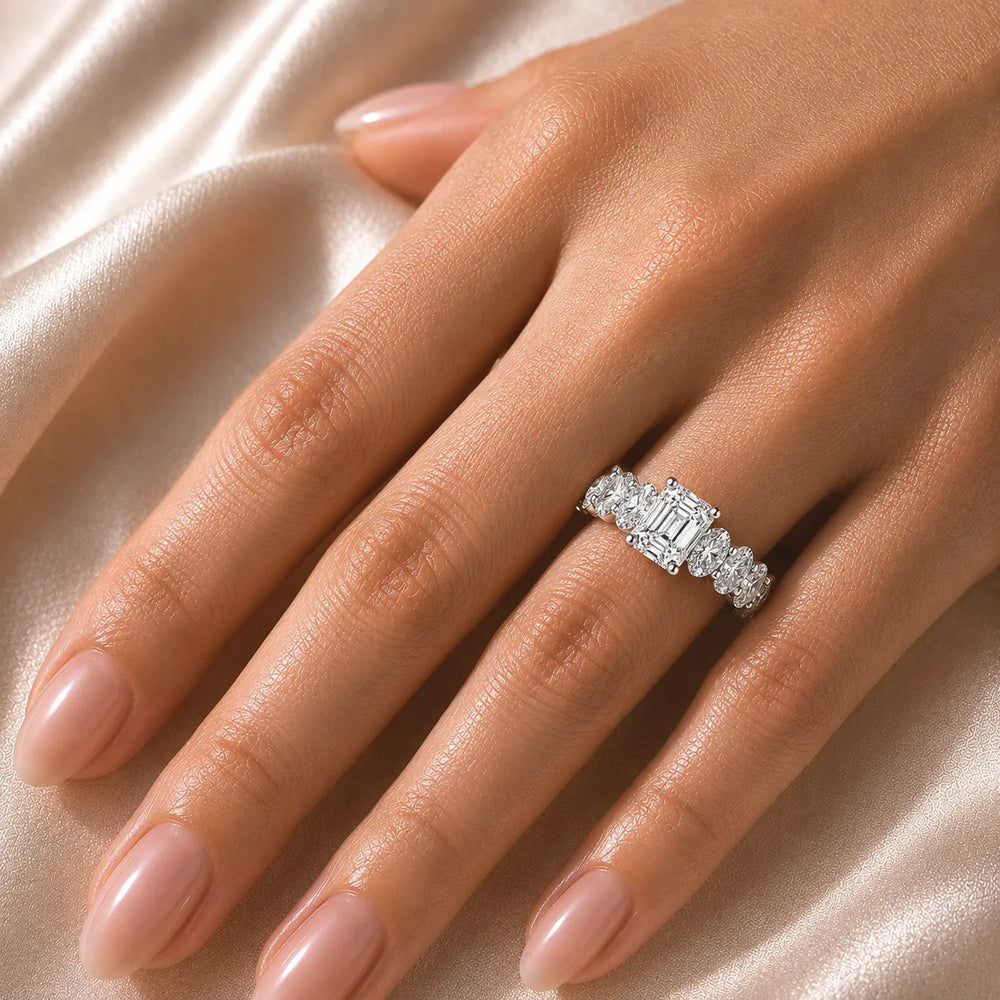 The Everlasting Grace Ring with Oval Diamond