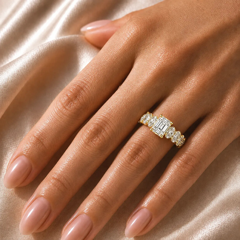 The Everlasting Grace Ring with Oval Diamond