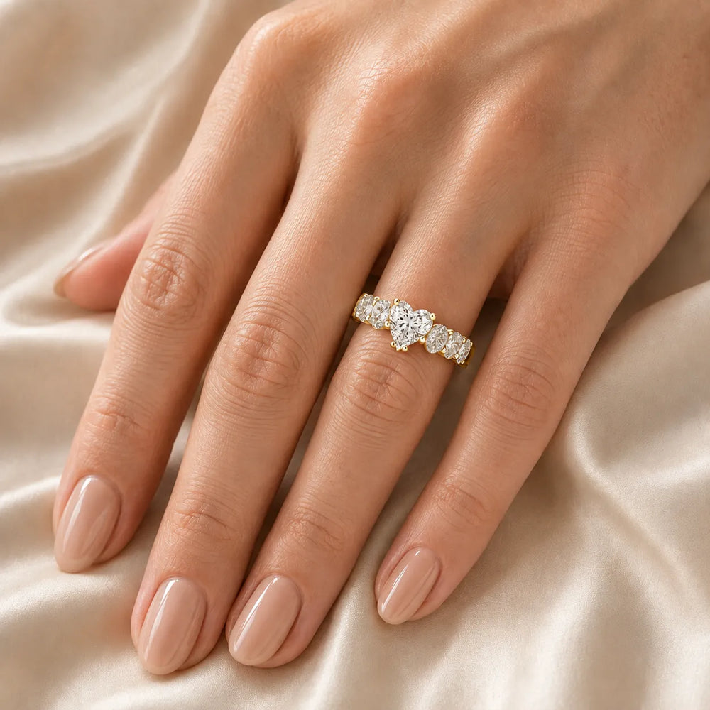 The Everlasting Grace Ring with Oval Diamond