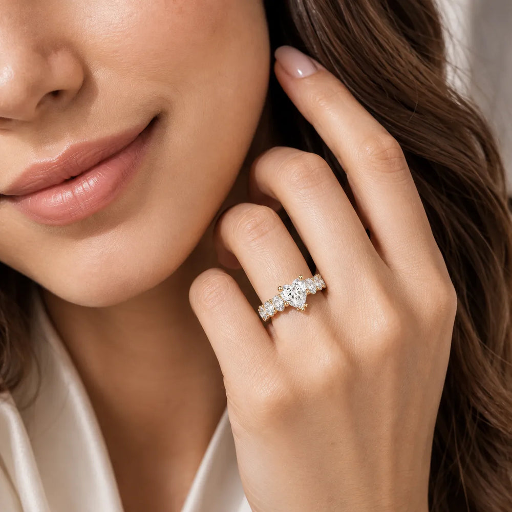 The Everlasting Grace Ring with Oval Diamond