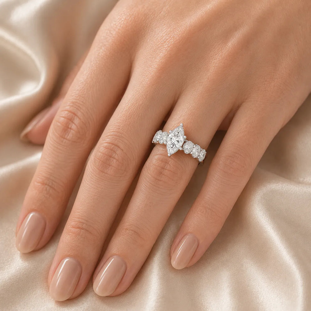 The Everlasting Grace Ring with Oval Diamond