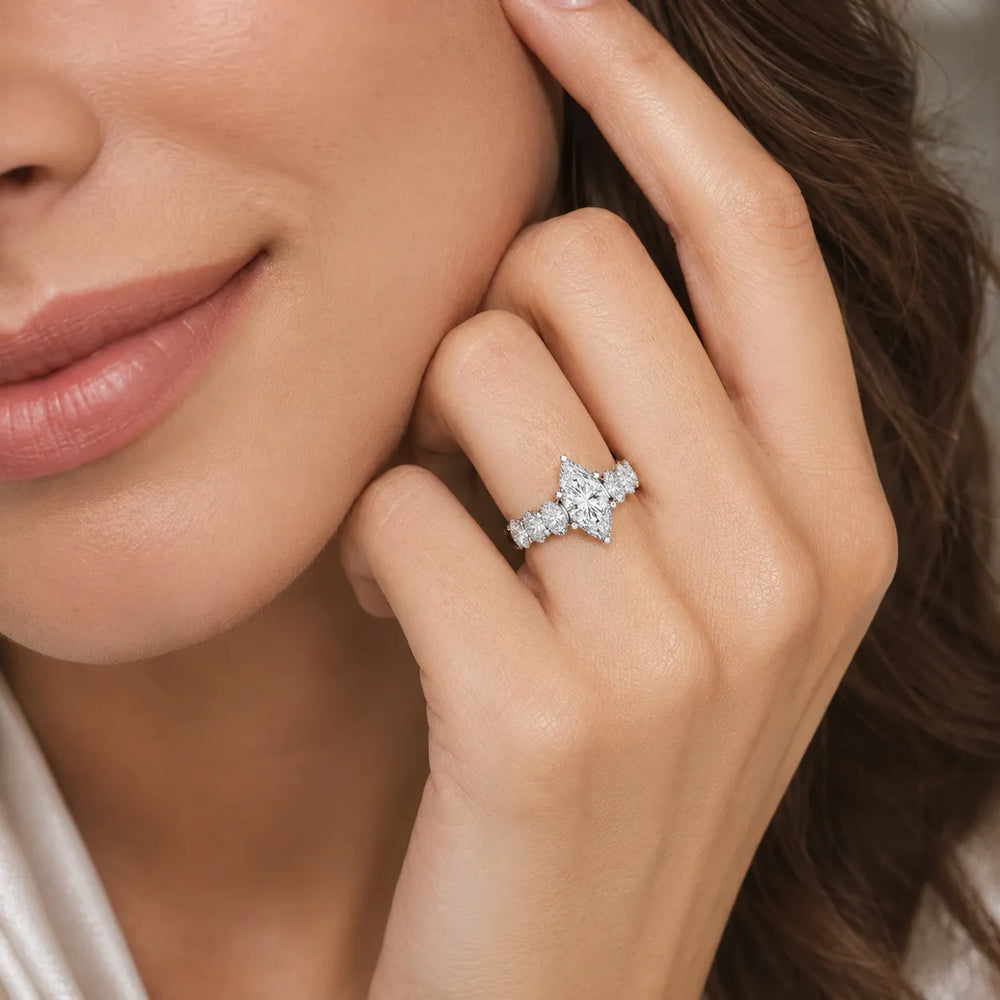 The Everlasting Grace Ring with Oval Diamond