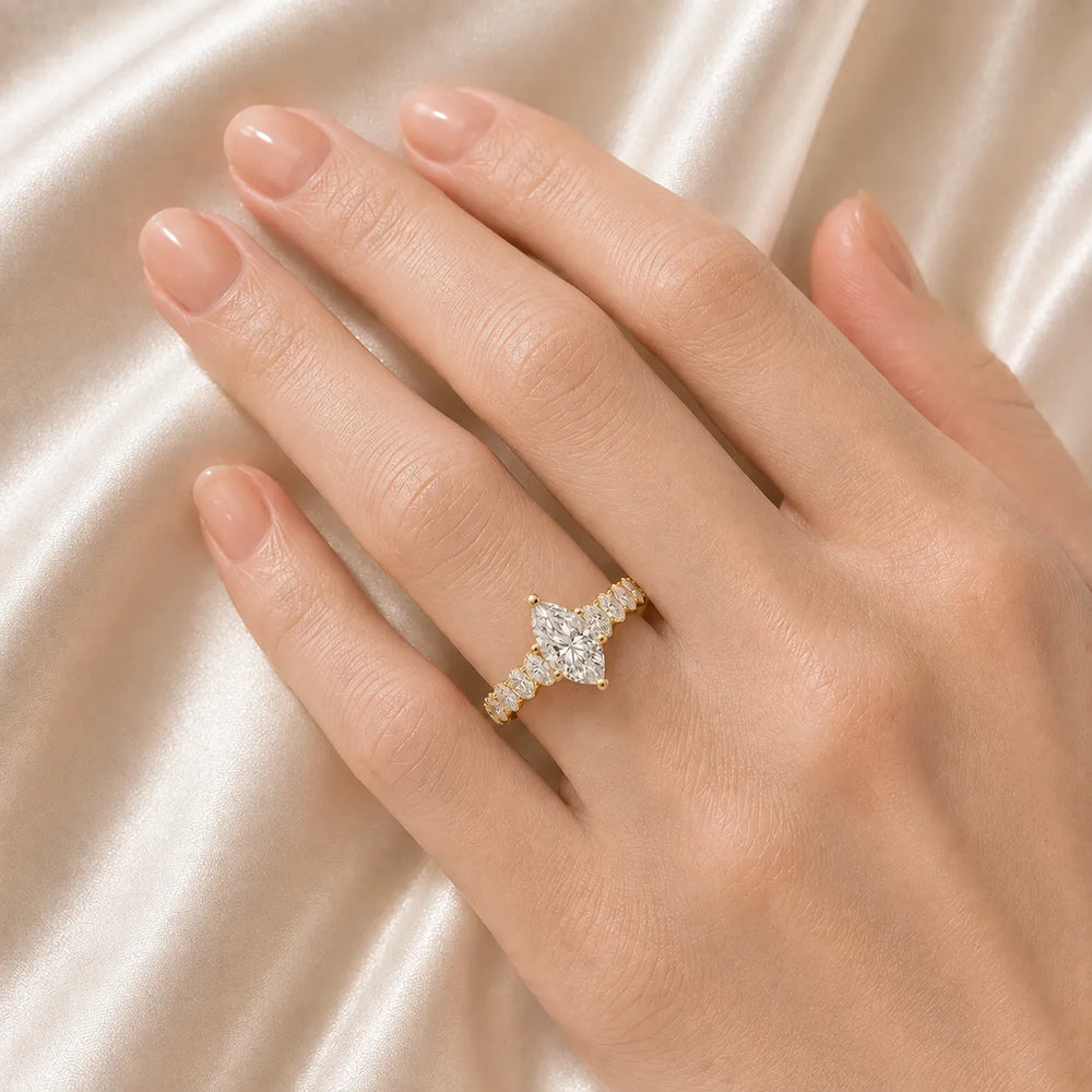 The Everlasting Grace Ring with Oval Diamond