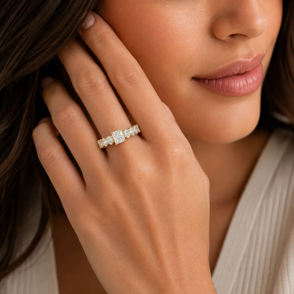 The Everlasting Grace Ring with Oval Diamond