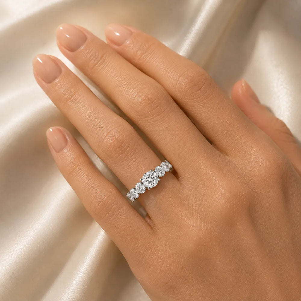 The Everlasting Grace Ring with Oval Diamond