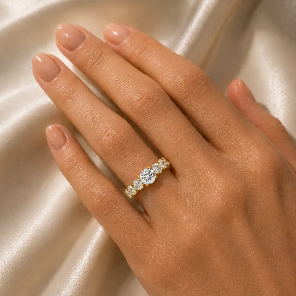 The Everlasting Grace Ring with Oval Diamond