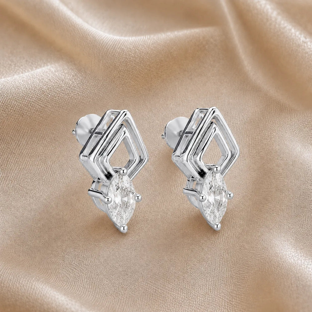 The Diamond Horizon Studs earring