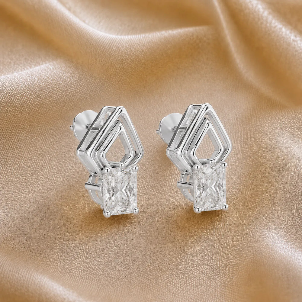 The Diamond Horizon Studs earring