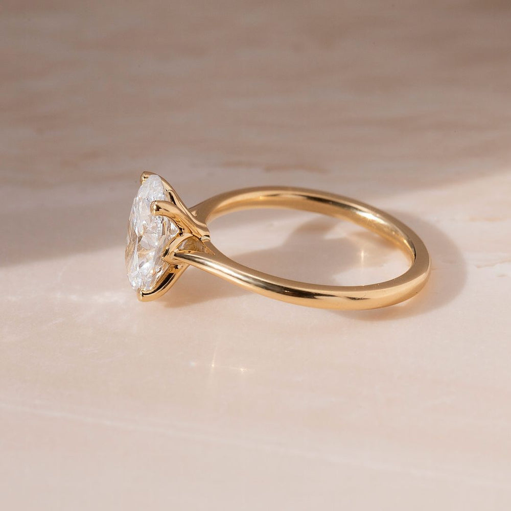 Oval Cut Labgrown Engagement Ring