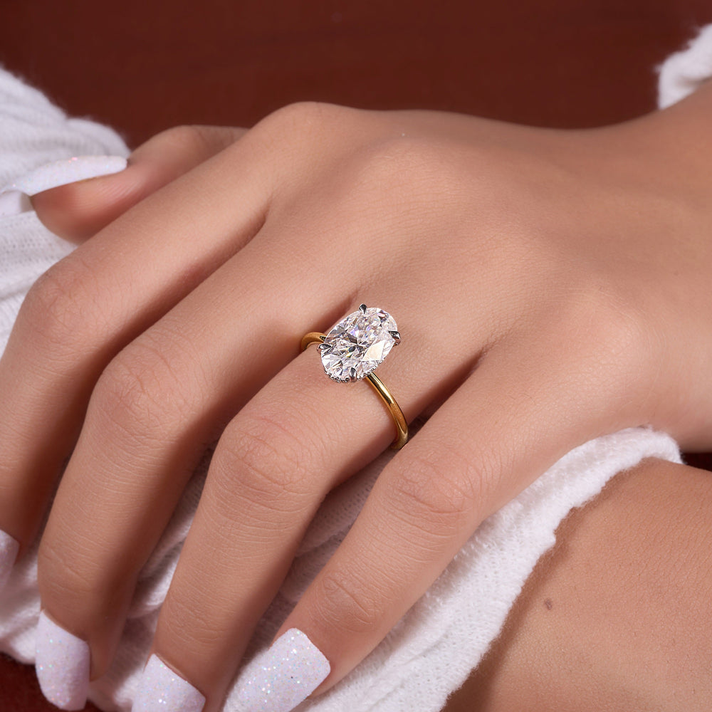 Oval Cut Labgrown Engagement Ring