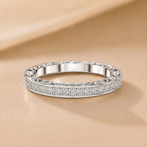 Vintage Lace Round-Cut Diamond Band