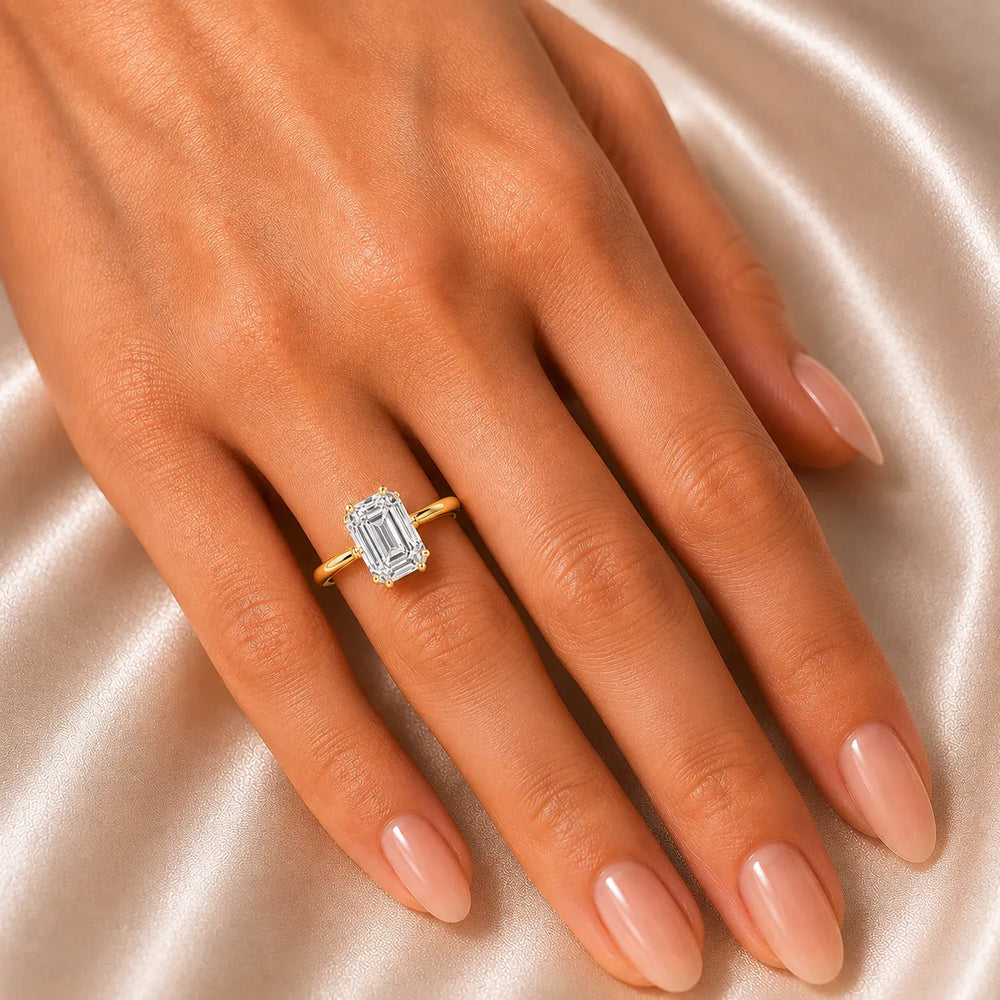 Romantic Solitaire Ring with Timeless Design