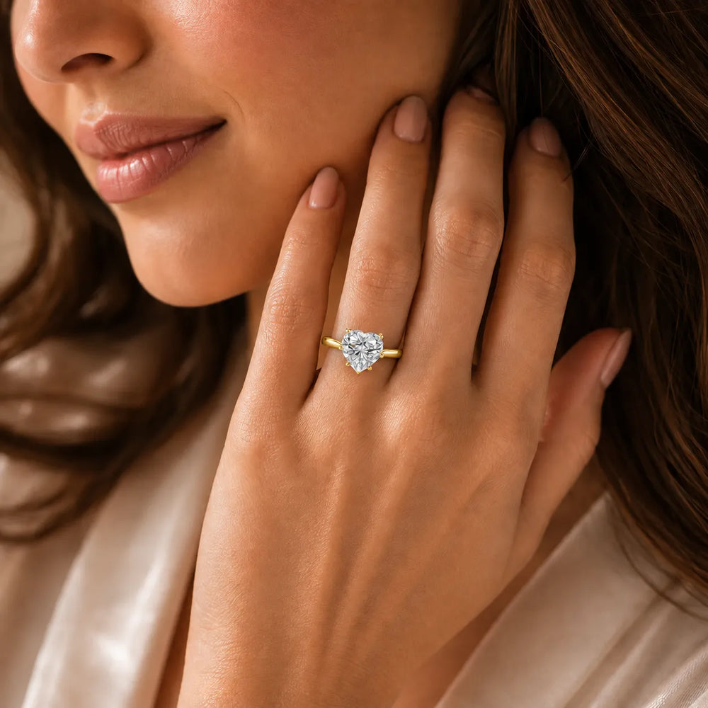 Romantic Solitaire Ring with Timeless Design