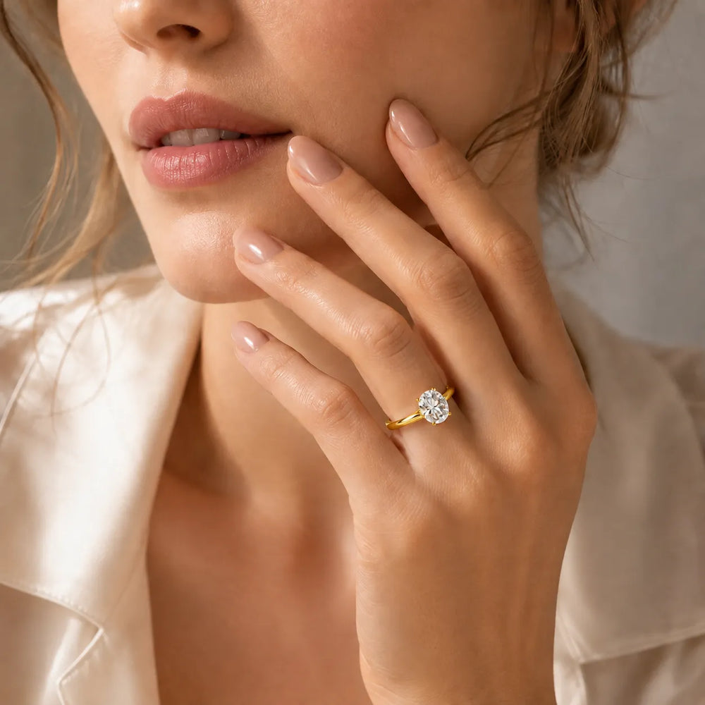 Romantic Solitaire Ring with Timeless Design
